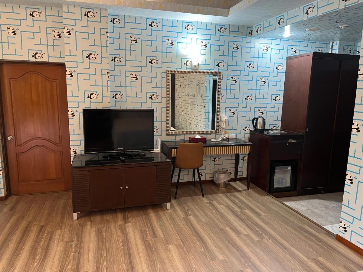 Hua Xiang Motel - Fengshan Kaohsiung Exterior foto