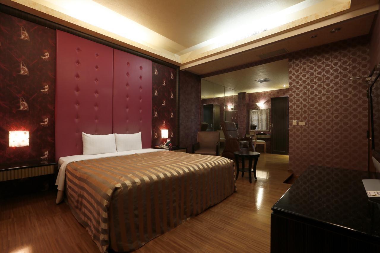 Hua Xiang Motel - Fengshan Kaohsiung Exterior foto